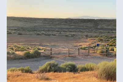 0 Munz Ranch, Del Sur, CA 93536 - Photo 3