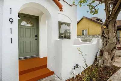 1911 W 65th, Los Angeles, CA 90047 - Photo 3