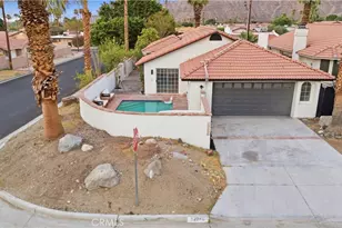 52740 Avenida Alvarado, La Quinta, CA 92253 - Photo 9