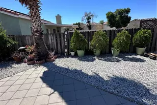 14161 Surrey Ct, Victorville, CA 92394 - Photo 13