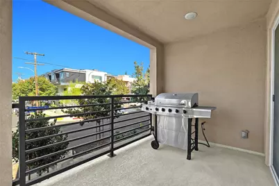 5262 N Bainbridge Place, Valley Village, CA 91607 - Photo 9