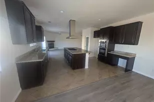 12422 Cricket Ln, Victorville, CA 92392 - Photo 5