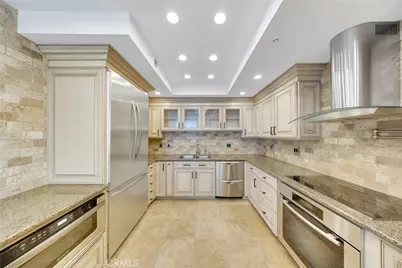 10520 Wilshire Blvd #902, Los Angeles, CA 90024 - Photo 7