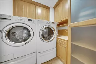 10520 Wilshire Blvd, Los Angeles, CA 90024 - Photo 13