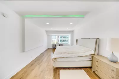 10520 Wilshire Blvd #902, Los Angeles, CA 90024 - Photo 15