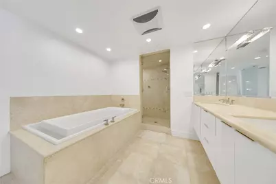10520 Wilshire Blvd #902, Los Angeles, CA 90024 - Photo 17