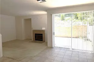 25407 Calcutta Pass Ln, Saugus, CA 91350 - Photo 5
