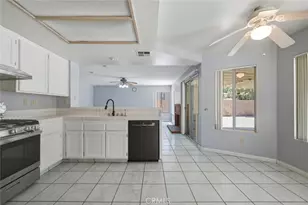 44501 Sandhurst Ln, Lancaster, CA 93536 - Photo 15