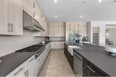 15849 Butterfly, Fontana, CA 92336 - Photo 9