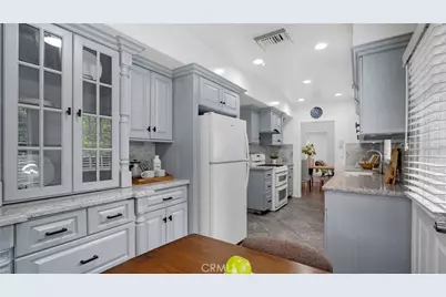 10207 Camarillo Street, Toluca Lake, CA 91602 - Photo 21