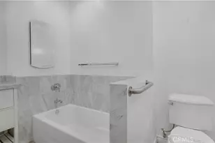 10207 Camarillo St, Toluca Lake, CA 91602 - Photo 37