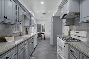 10207 Camarillo St, Toluca Lake, CA 91602 - Photo 13