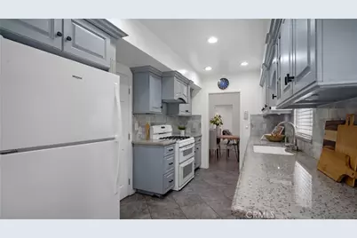 10207 Camarillo Street, Toluca Lake, CA 91602 - Photo 17