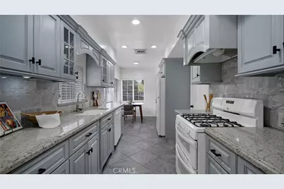 10207 Camarillo Street, Toluca Lake, CA 91602 - Photo 13