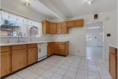 21802 Elaine, Hawaiian Gardens, CA 90716 - Photo 7