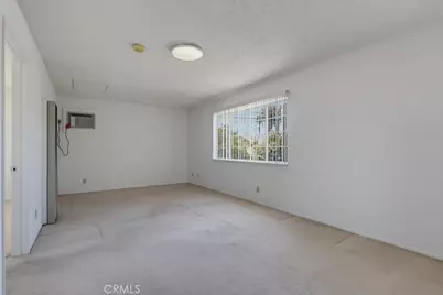 21802 Elaine, Hawaiian Gardens, CA 90716 - Photo 17