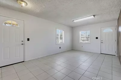 21802 Elaine, Hawaiian Gardens, CA 90716 - Photo 5