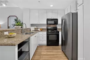 160 S Hudson Ave, Pasadena, CA 91101 - Photo 13