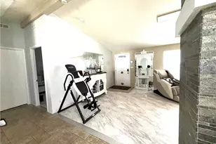 15455 Glenoaks Blvd, Sylmar, CA 91342 - Photo 3