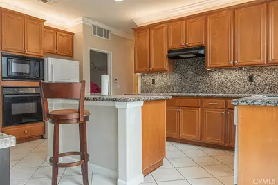 16386 Los Coyotes, Fontana, CA 92336 - Photo 9
