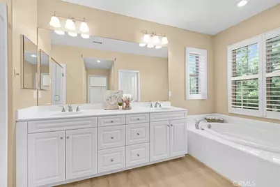 231 Mantle, Irvine, CA 92618 - Photo 7