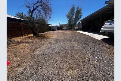 1225 Desert, Needles, CA 92363 - Photo 11