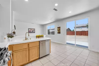 13584 Kitty Hawk, Victorville, CA 92392 - Photo 11