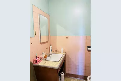 2808 Guirado, Los Angeles, CA 90023 - Photo 13