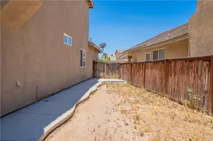 13680 Summit View St, Hesperia, CA 92344 - Photo 25