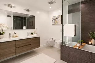5675 Spreading Oak Dr, Los Angeles, CA 90068 - Photo 23