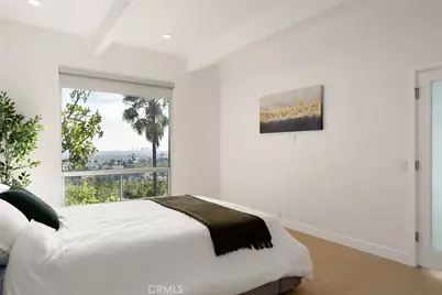 5675 Spreading Oak Dr, Los Angeles, CA 90068 - Photo 9
