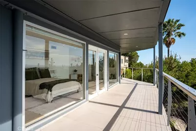 5675 Spreading Oak Dr, Los Angeles, CA 90068 - Photo 25