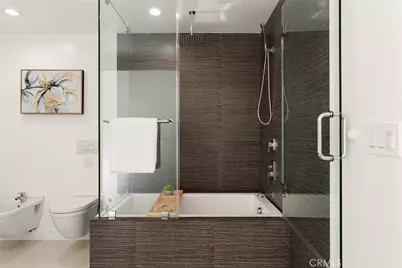 5675 Spreading Oak Dr, Los Angeles, CA 90068 - Photo 17