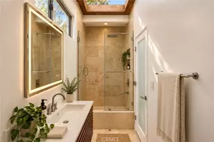 5675 Spreading Oak Dr, Los Angeles, CA 90068 - Photo 11