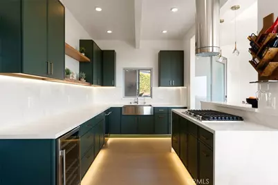 5675 Spreading Oak Dr, Los Angeles, CA 90068 - Photo 3