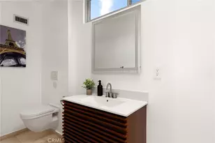 5675 Spreading Oak Dr, Los Angeles, CA 90068 - Photo 27