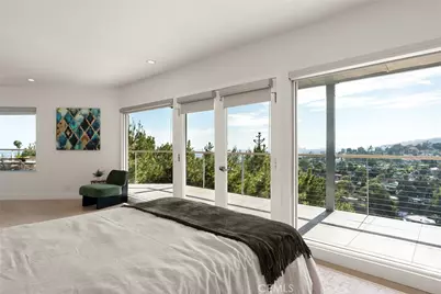 5675 Spreading Oak Dr, Los Angeles, CA 90068 - Photo 19