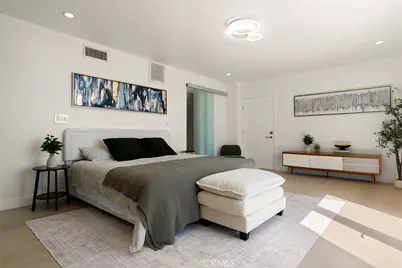 5675 Spreading Oak Dr, Los Angeles, CA 90068 - Photo 13