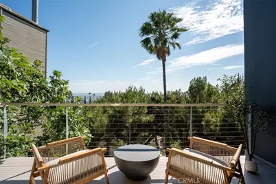5675 Spreading Oak Dr, Los Angeles, CA 90068 - Photo 15