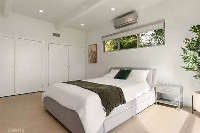 5675 Spreading Oak Dr, Los Angeles, CA 90068 - Photo 27