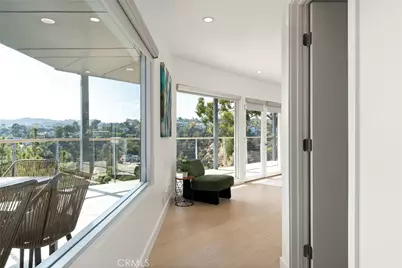 5675 Spreading Oak Dr, Los Angeles, CA 90068 - Photo 21