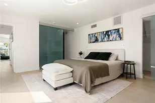 5675 Spreading Oak Dr, Los Angeles, CA 90068 - Photo 13