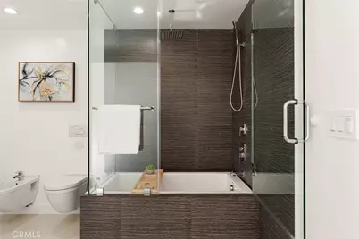 5675 Spreading Oak Dr, Los Angeles, CA 90068 - Photo 15