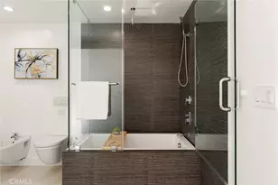 5675 Spreading Oak Dr, Los Angeles, CA 90068 - Photo 15