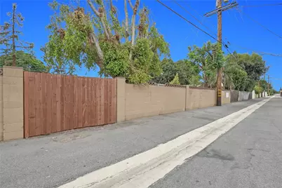 8430 Manzanar Avenue, Pico Rivera, CA 90660 - Photo 37