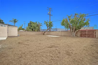 8430 Manzanar Avenue, Pico Rivera, CA 90660 - Photo 9
