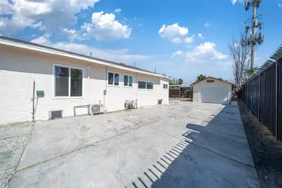 215 E Elm Street, Compton, CA 90220 - Photo 17