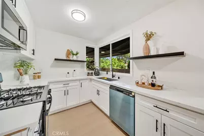 1460 Hacienda Place, Pomona, CA 91768 - Photo 9