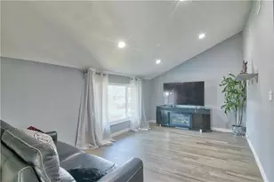 13261 Acoro Pl, Cerritos, CA 90703 - Photo 17