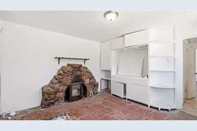 16805 Yucca, Victorville, CA 92395 - Photo 11